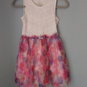 Lace and Tule Tennager / Kid Dress Sleeveless Lace and Florals Size 14